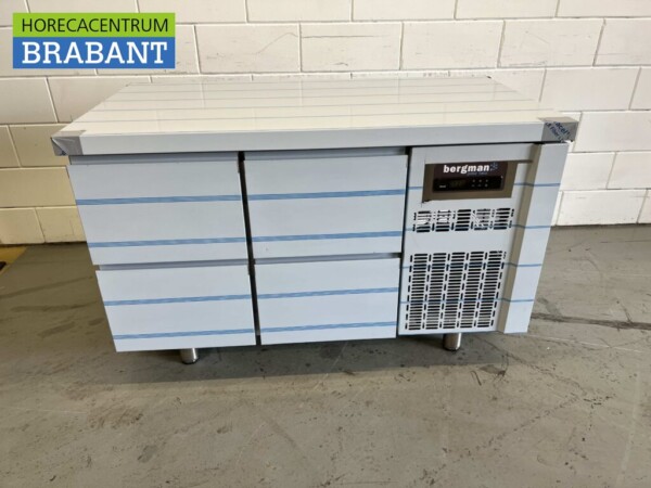 Edelstahl Coreco Premium gekühlte Werkbank 4 Schubladen 1/1 Gastronorm 134,5 cm Catering