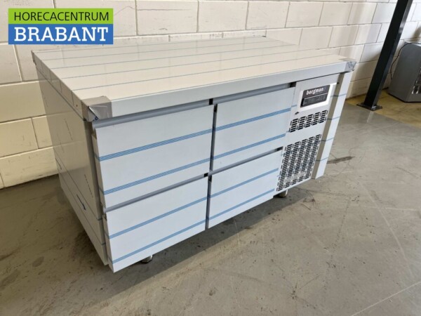 Edelstahl Coreco Premium gekühlte Werkbank 4 Schubladen 1/1 Gastronorm 134,5 cm Catering – Bild 3