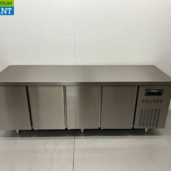 Edelstahl Coreco Premium gekühlte Werkbank 4 Türen 1/1 Gastronorm 224,5 cm Catering