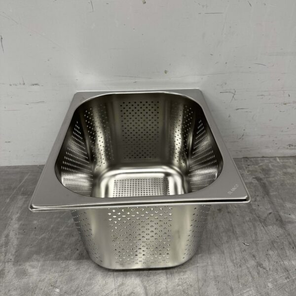 Perforierter Gastronorm GN-Behälter aus Edelstahl 1/2 Tiefe 200 mm Catering