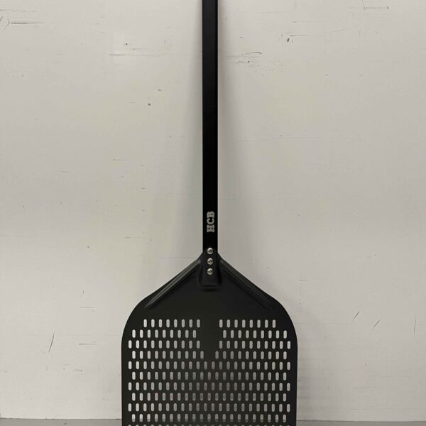 Pizzaschneider harteloxiert, gelochte Klinge 35 cm, Stiellänge 60 cm Horeca