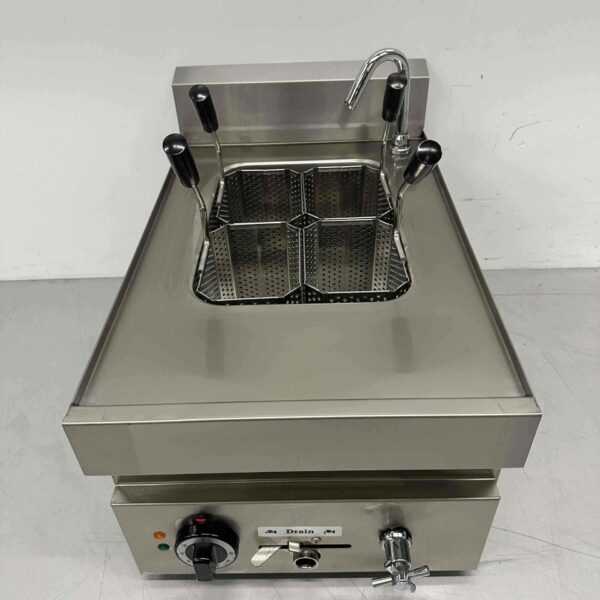 Nudelkocher aus Edelstahl 4 Körbe 12 Liter 650 Serie 400V Horeca
