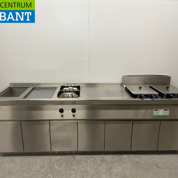 Edelstahl Kiremko Fado Backlinie Elektrisches Spiegelbackblech / Griddle, Doppelfritteuse, Bain Marie und 2-Flammen-Herd 275 cm 230V + Erdgas Horeca