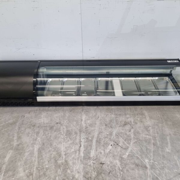 Saro Sushi-Vitrine Aufgesetzte Kühlvitrine 7 x 1/3 GN 180 cm 230V Horeca