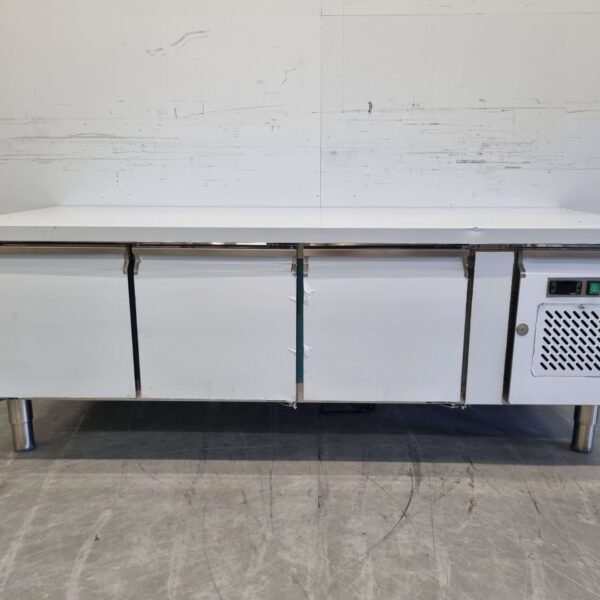 Saro Unterbaukühlschrank aus Edelstahl 3 Türen 179,5 cm 230V Horeca