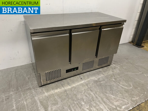 Saro gekühlte Werkbank aus Edelstahl 3 Türen 136 cm 230V Horeca – Bild 3