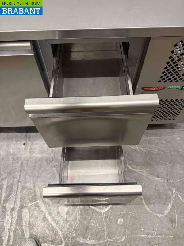 Edelstahl Tecnodom Gekühlte Werkbank 3 Türen und 2 Schubladen 232,5 cm 230V Horeca – Bild 4