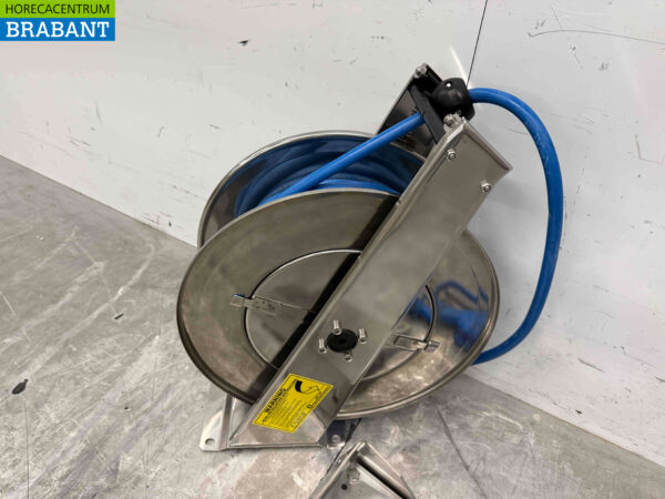 Edelstahl-Schlauchtrommel mit 10-Meter-Schlauch und Reinigungspistole Horeca – Bild 4