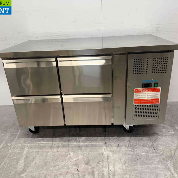 Polar gekühlte Werkbank aus Edelstahl 4 Schubladen 136 cm 230V Horeca