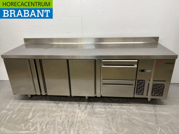 Edelstahl Infrico Gekühlte Werkbank 3 Türen und 2 Schubladen 245 cm 230V Horeca