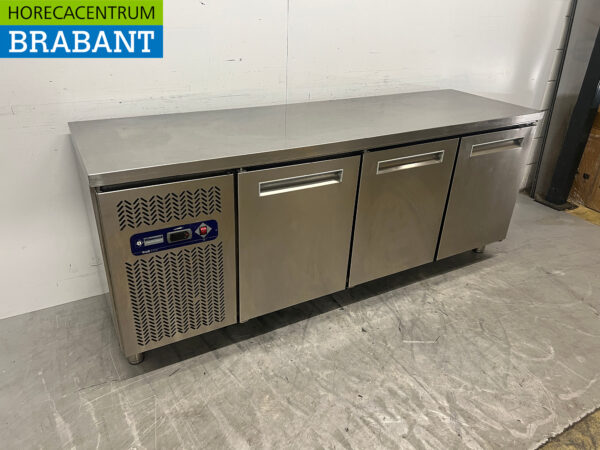 Edelstahl Diamond Kühlvitrine 3 Türen 202 cm 230V Horeca – Bild 2
