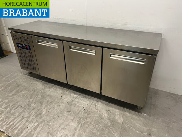 Edelstahl Diamond Kühlvitrine 3 Türen 202 cm 230V Horeca – Bild 3