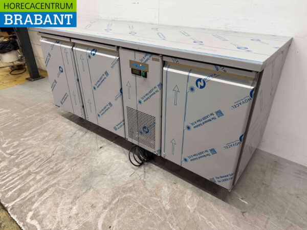 Edelstahl Polar UA072 Gekühlte Werkbank 3 Türen 178,5 cm 230V Horeca – Bild 3