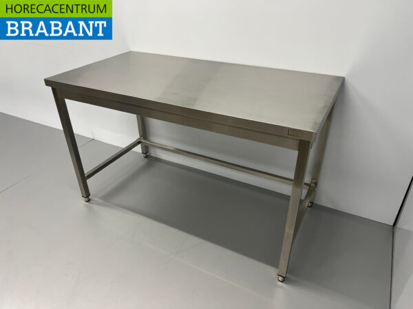 Edelstahl-Arbeitstisch Basic-line 140 x 70 x 85 cm Catering – Bild 2