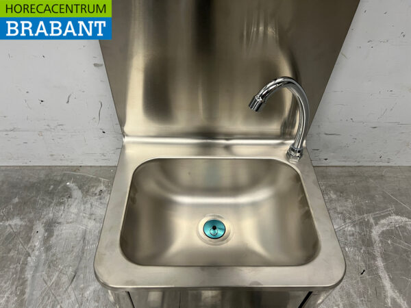Saro Edelstahl-Spülbecken mit Kniebett mit Seifenspender Catering – Bild 4