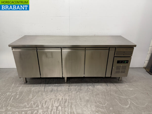 Maxxfrost gekühlte Werkbank aus Edelstahl 4 Türen 223 cm 230V Horeca