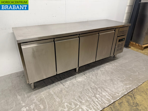 Maxxfrost gekühlte Werkbank aus Edelstahl 4 Türen 223 cm 230V Horeca – Bild 3
