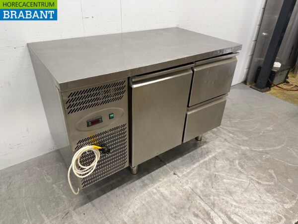 Edelstahl Studio 54 Gekühlte Arbeitsplatte 1 Tür 2 Schubladen 126 cm 230V Horeca – Bild 3