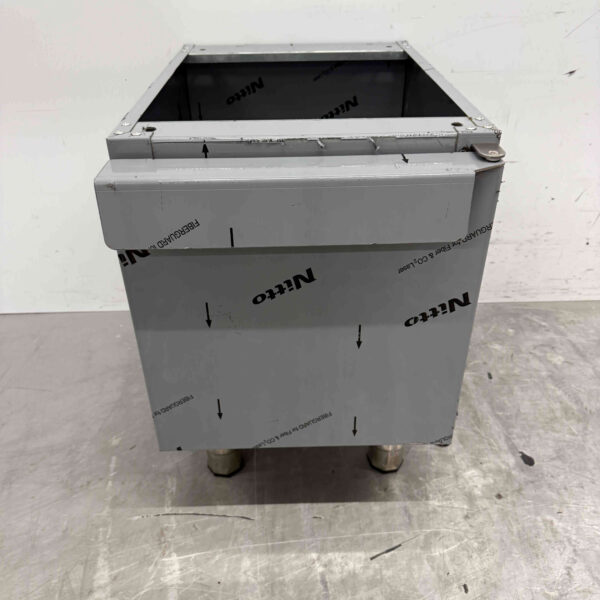 Sockel aus Edelstahl mit Flügeltür 40 cm Catering