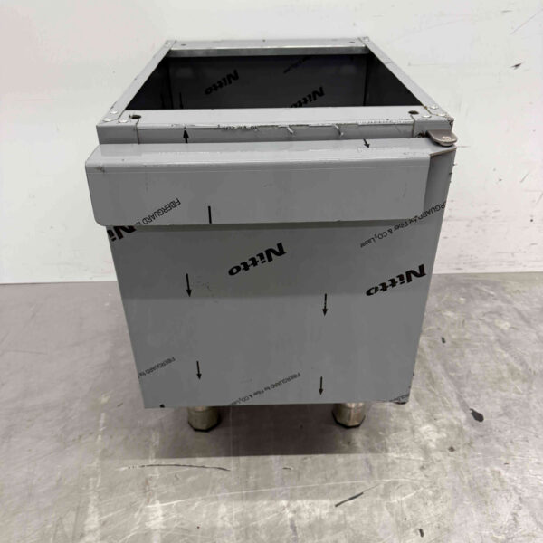 Sockel aus Edelstahl mit Flügeltür 40 cm Catering
