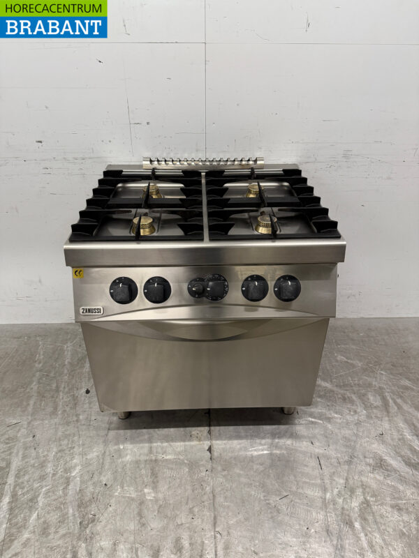 Zanussi 4-Flammen-Gasherd aus Edelstahl mit Backofen 3 x 2/1 GN GAS Horeca