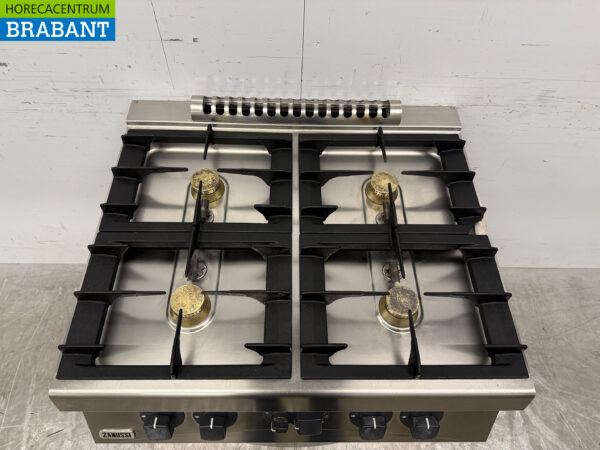 Zanussi 4-Flammen-Gasherd aus Edelstahl mit Backofen 3 x 2/1 GN GAS Horeca – Bild 4