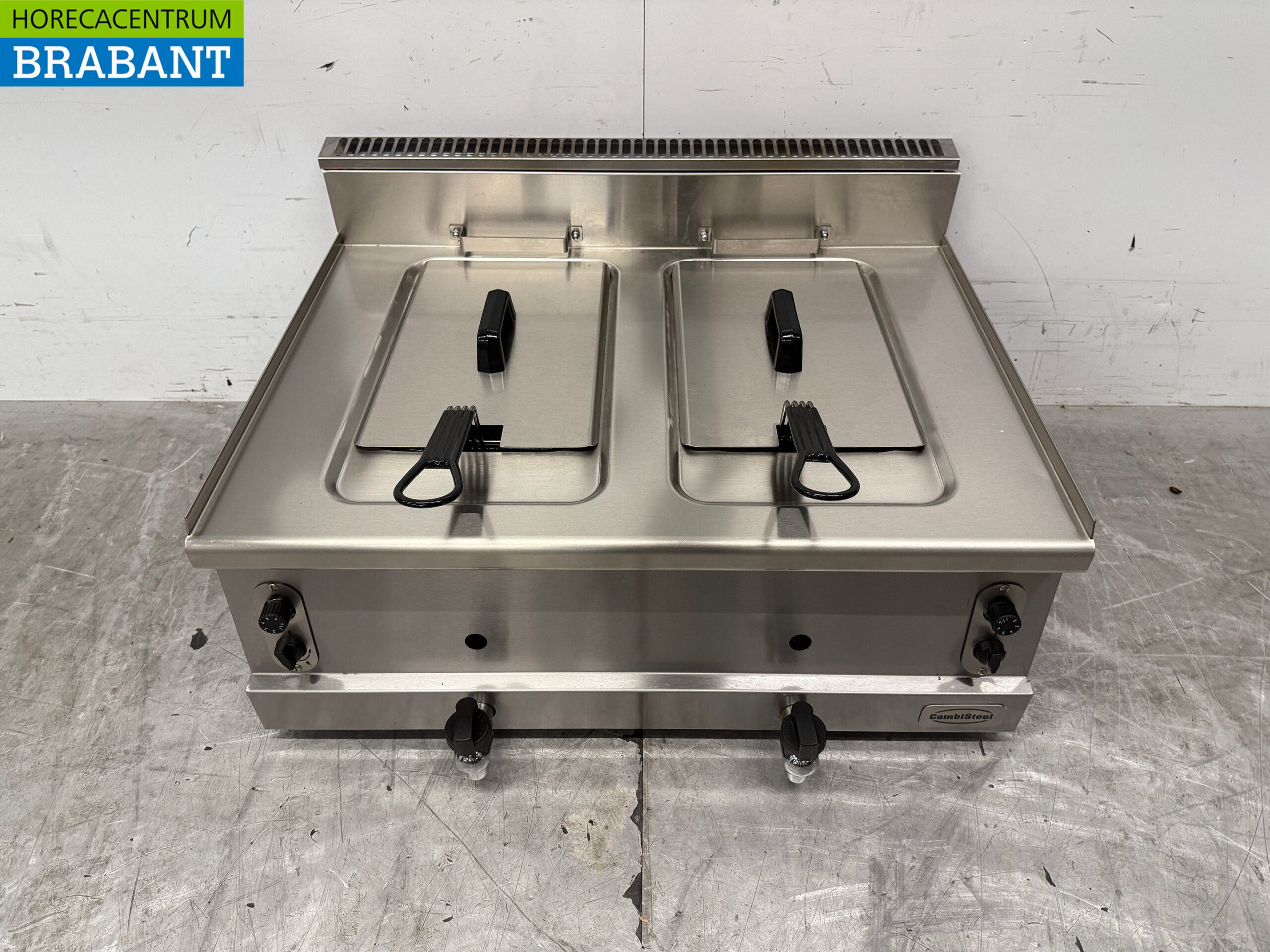 Combisteel Doppel-Fritteuse aus Edelstahl 2 x 8 Liter Erdgas Catering