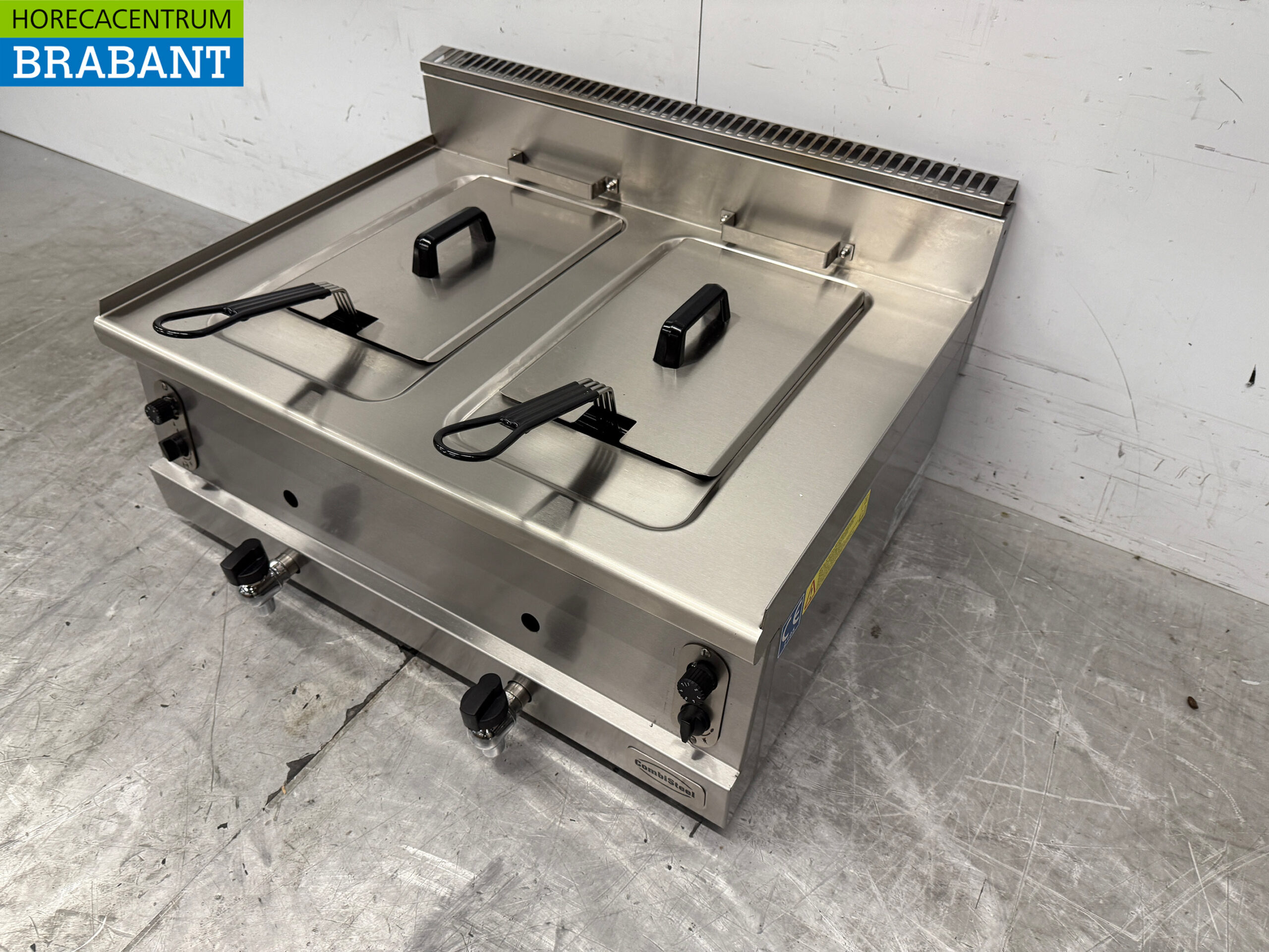 Combisteel Doppel-Fritteuse aus Edelstahl 2 x 8 Liter Erdgas Catering – Bild 2