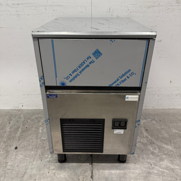 Combisteel Eiswürfelmaschine aus Edelstahl 32 kg/pd 230V Horeca