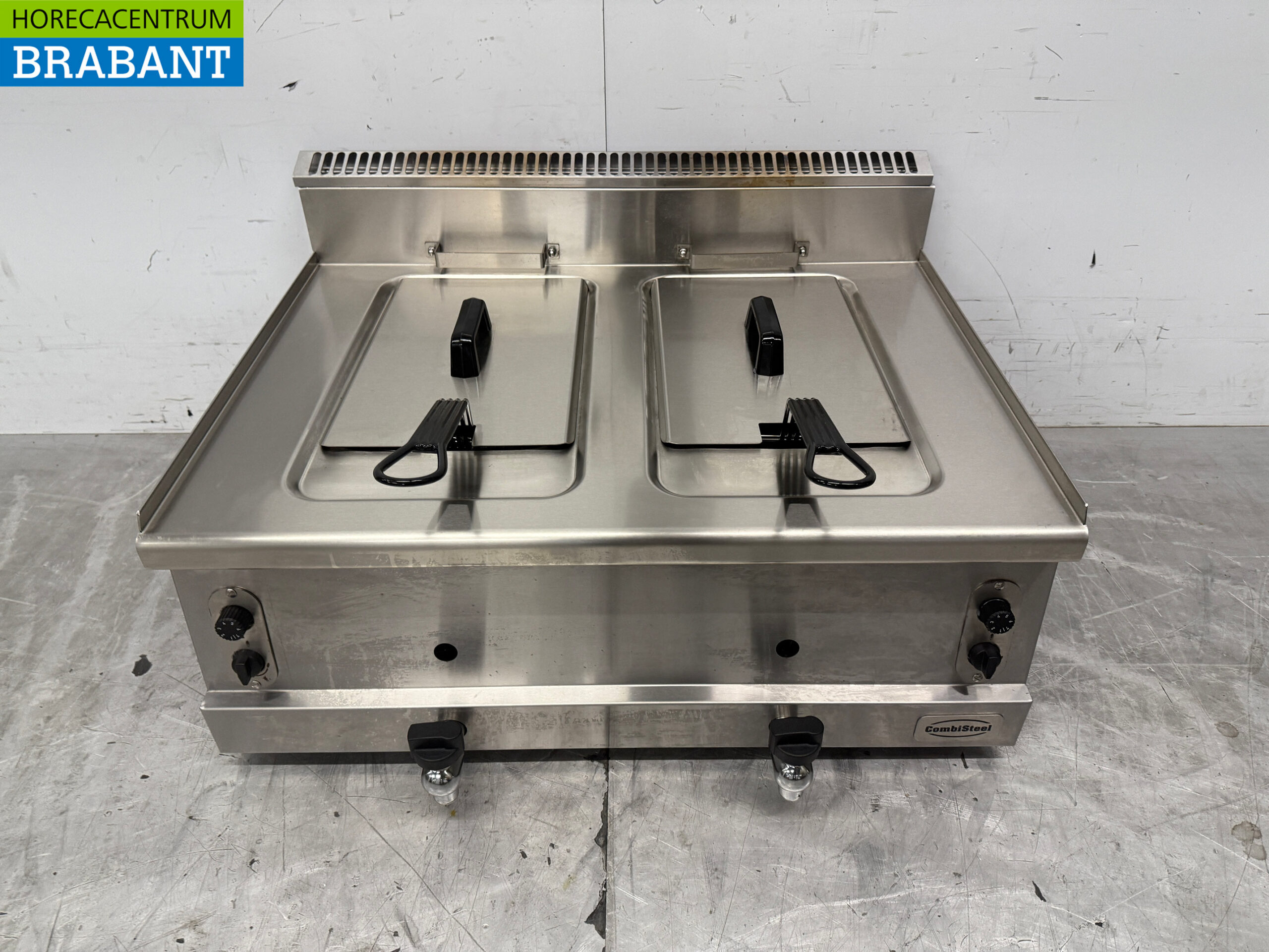 Combisteel Doppelfritteuse aus Edelstahl 2 x 8 Liter GAS Catering