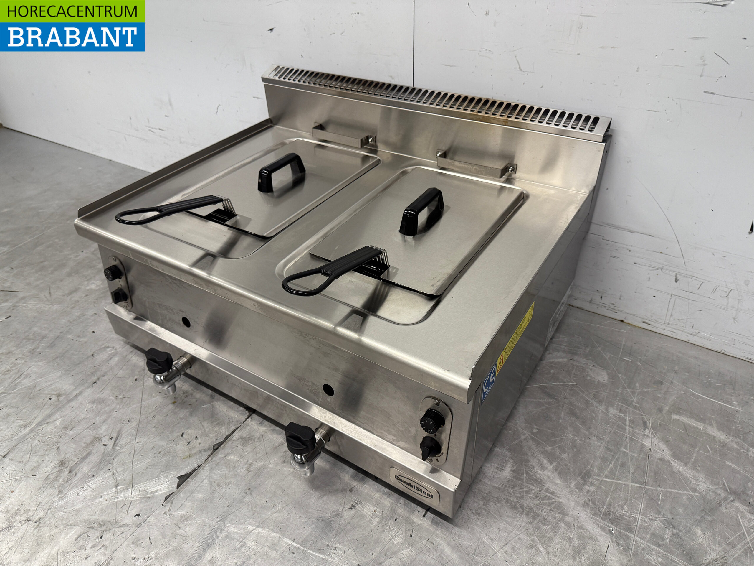 Combisteel Doppelfritteuse aus Edelstahl 2 x 8 Liter GAS Catering – Bild 2