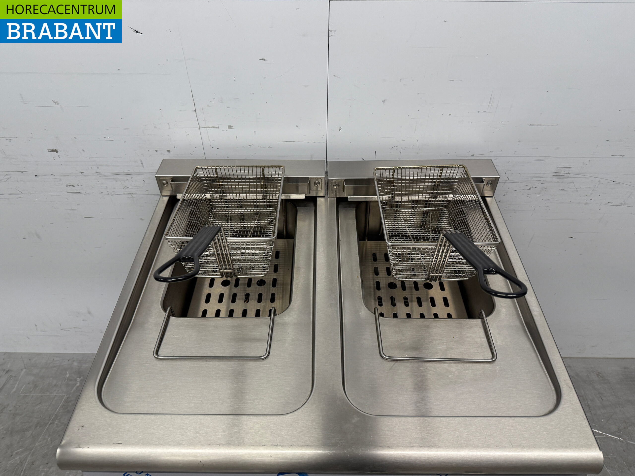 Combisteel Doppelfritteuse aus Edelstahl 2 x 18 Liter 400V Horeca – Bild 4