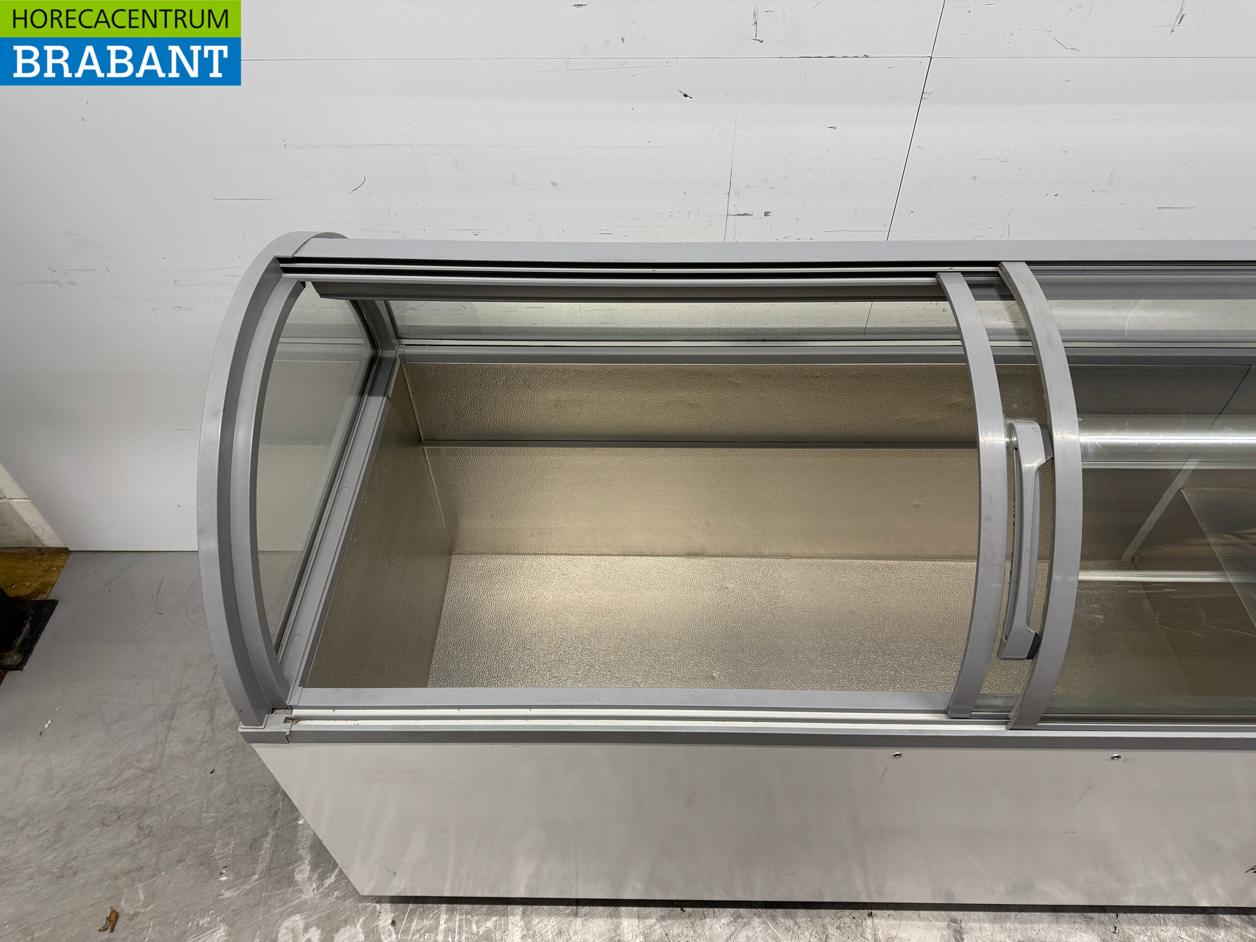 AHT Mobile Ladentiefkühltruhe Glaskuppel 710 Liter 230V Horeca – Bild 4