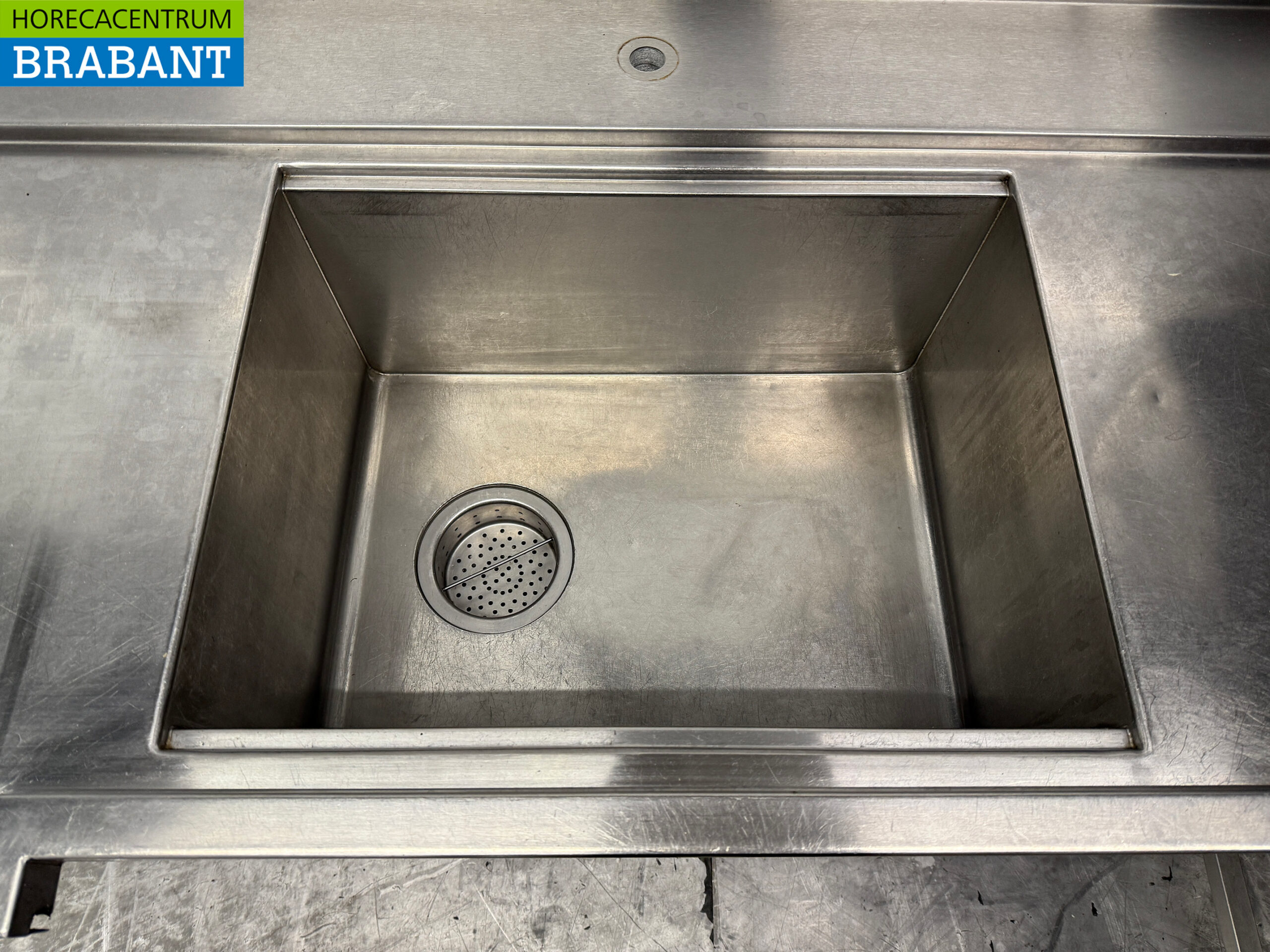 Edelstahl Versorgungstisch Abräumtisch mit Abfallloch 242 x 120 x 90,5 cm Catering – Bild 5