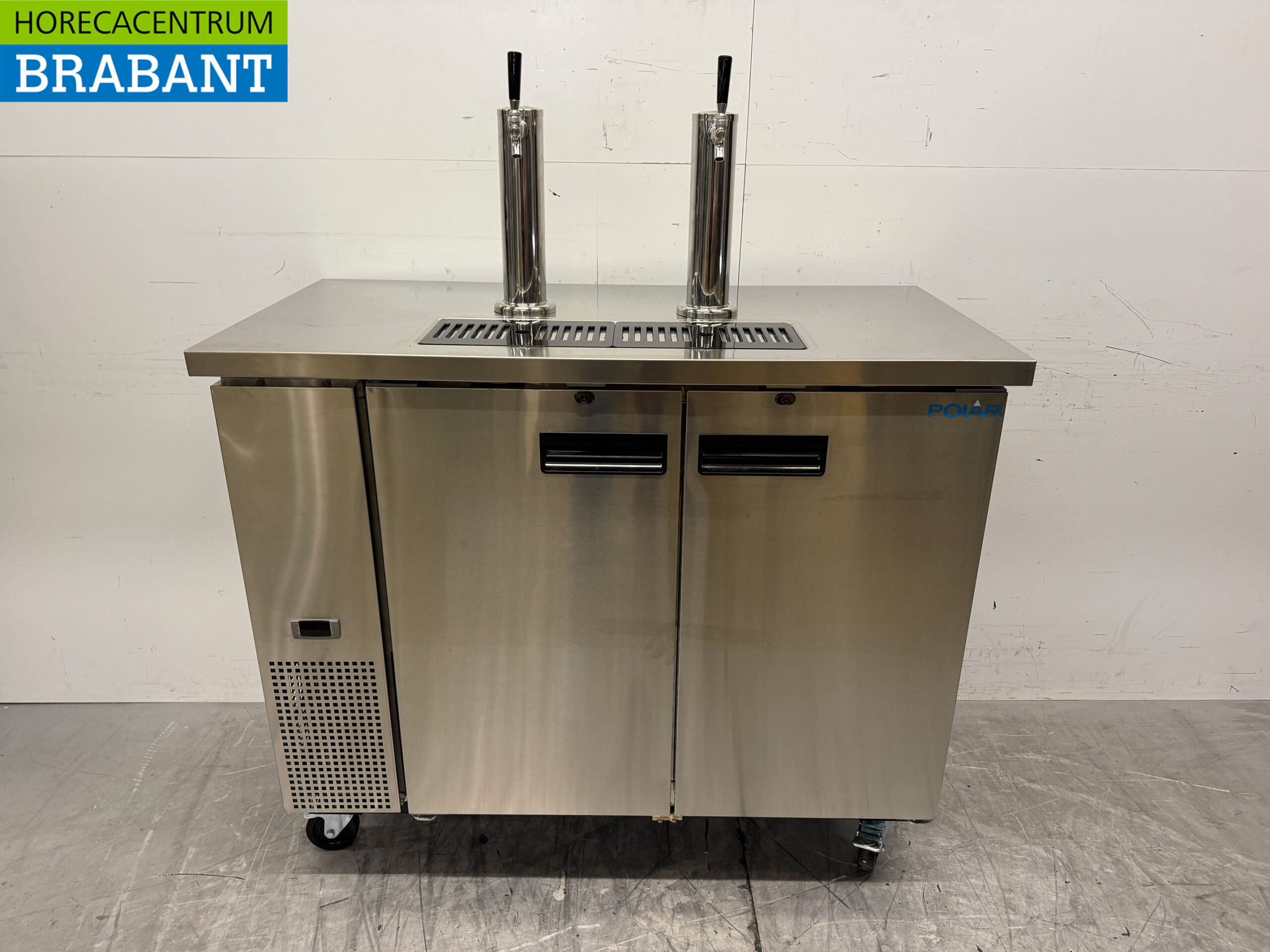 Polar GE633 Mobiler Bierkühler Fasskühler Bierzapfanlage mit Doppelzapfhahn und Zubehör 230V Horeca