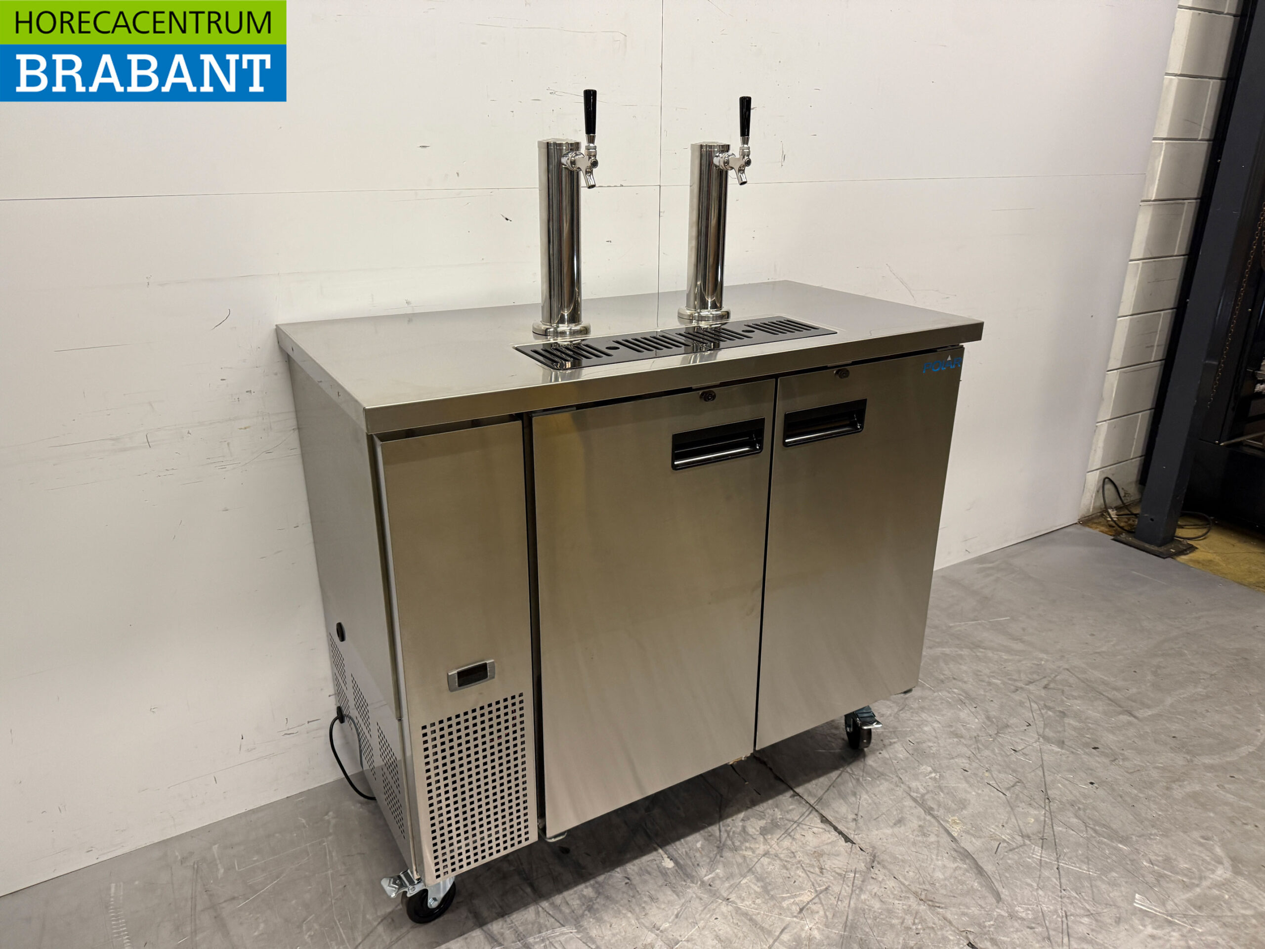 Polar GE633 Mobiler Bierkühler Fasskühler Bierzapfanlage mit Doppelzapfhahn und Zubehör 230V Horeca – Bild 2