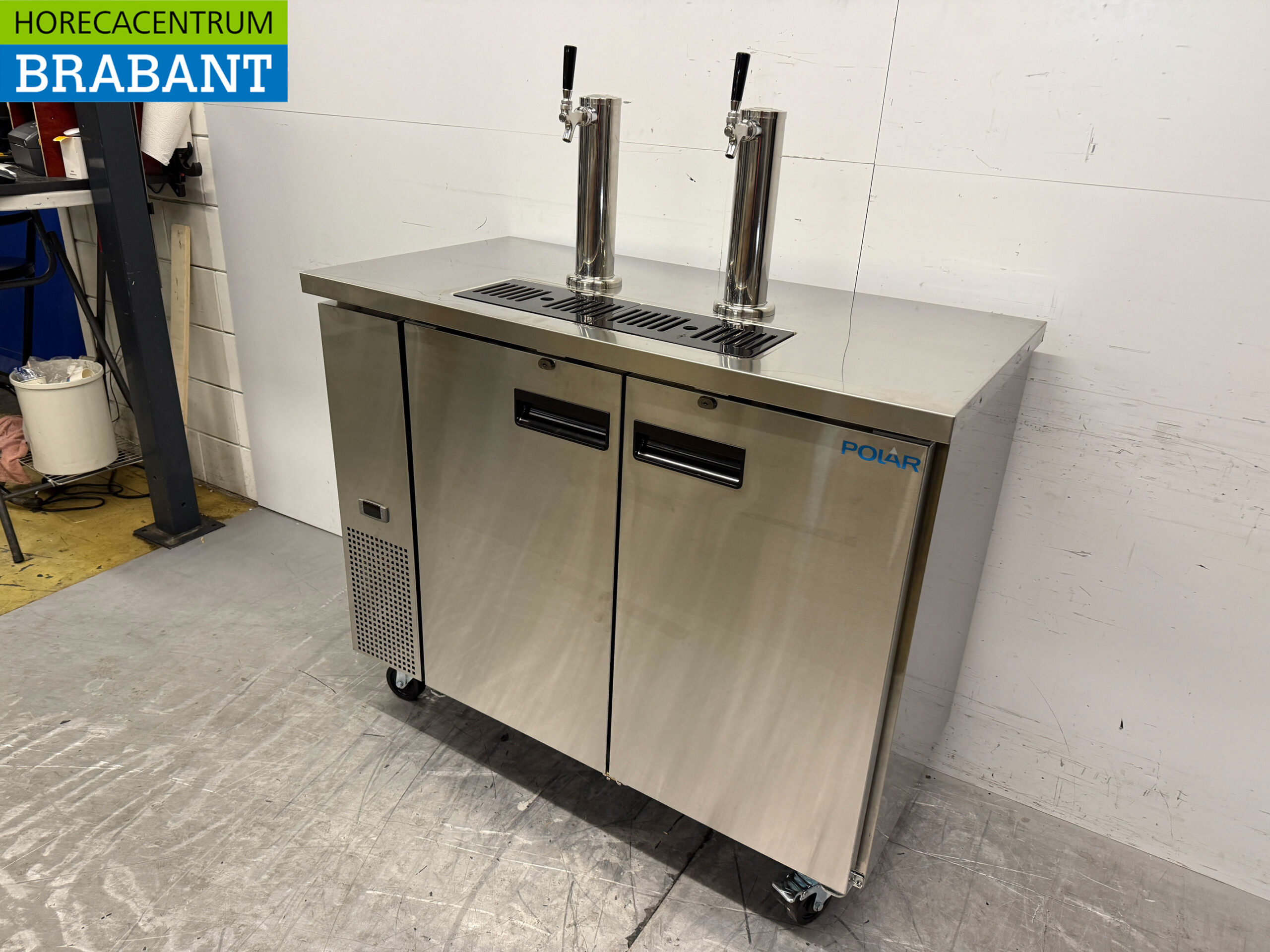 Polar GE633 Mobiler Bierkühler Fasskühler Bierzapfanlage mit Doppelzapfhahn und Zubehör 230V Horeca – Bild 3