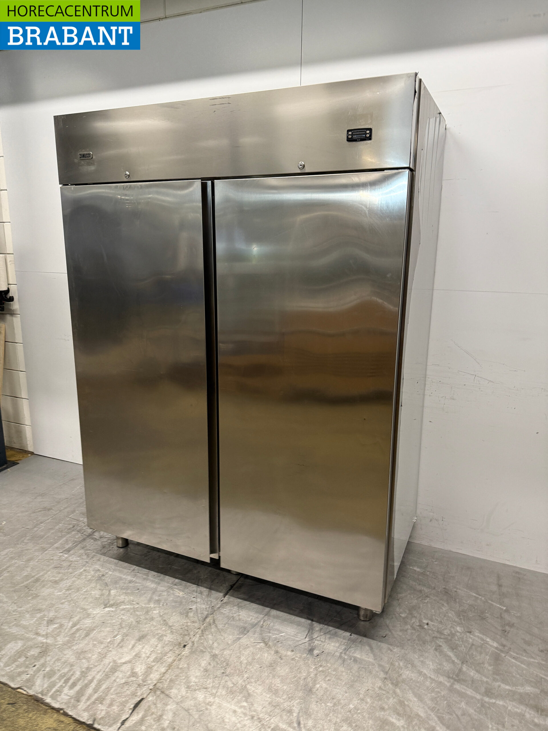 Zanussi Doppeltüriger Kühlschrank aus Edelstahl 1300 Liter 230V Horeca – Bild 2