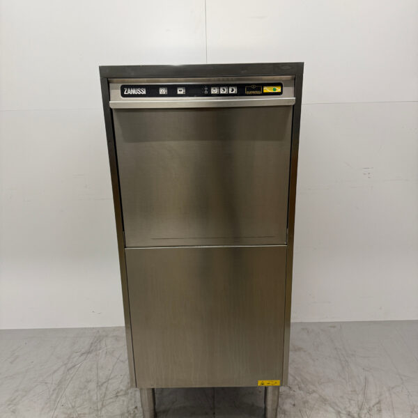 Zanussi Geschirrspüler aus Edelstahl mit Ablaufpumpe 400V Horeca