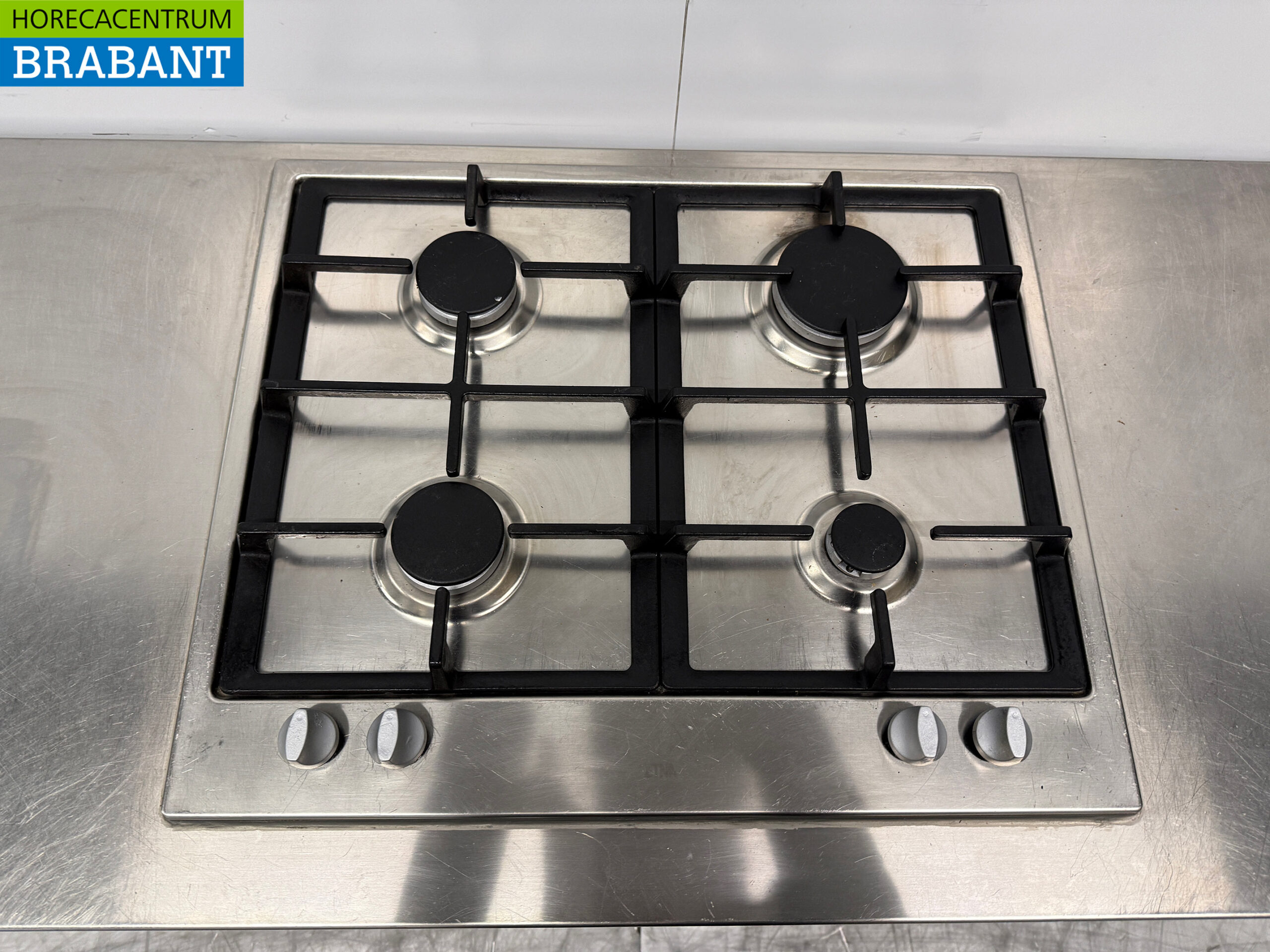Edelstahl-Arbeitsschrank mit 4-Flammen-Herd mit Trespa-Türen und Schubladen 180 cm Horeca – Bild 7