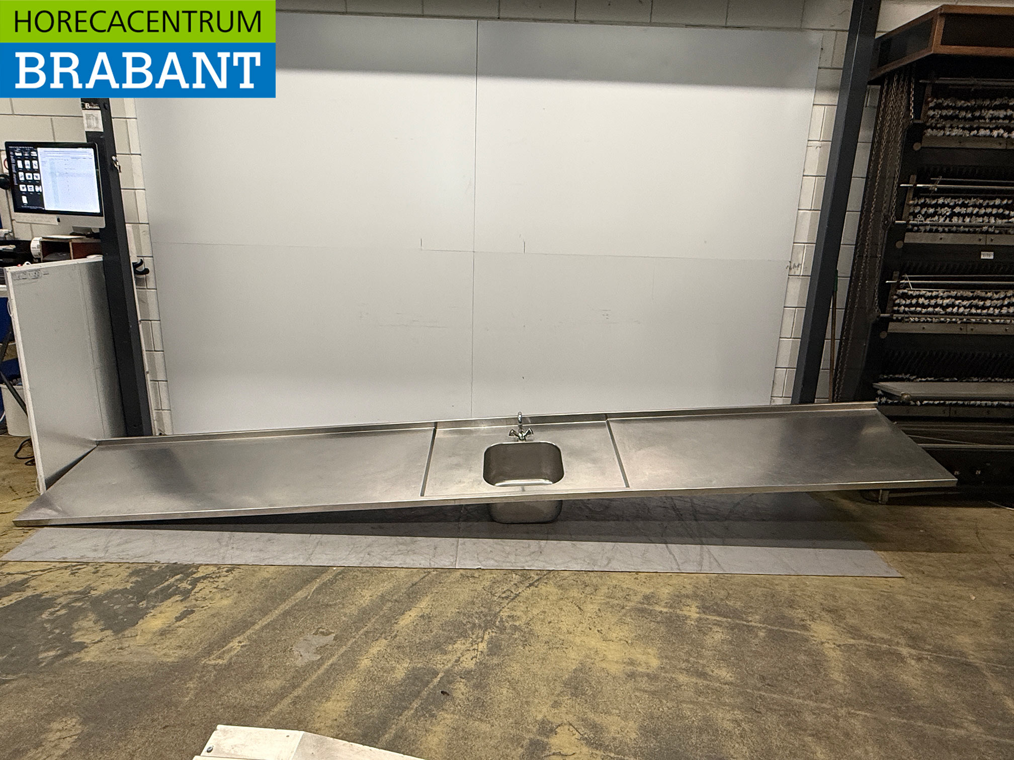 Edelstahlspüle Aufsatzspüle mit Wasserhahn 449 x 70 cm Catering