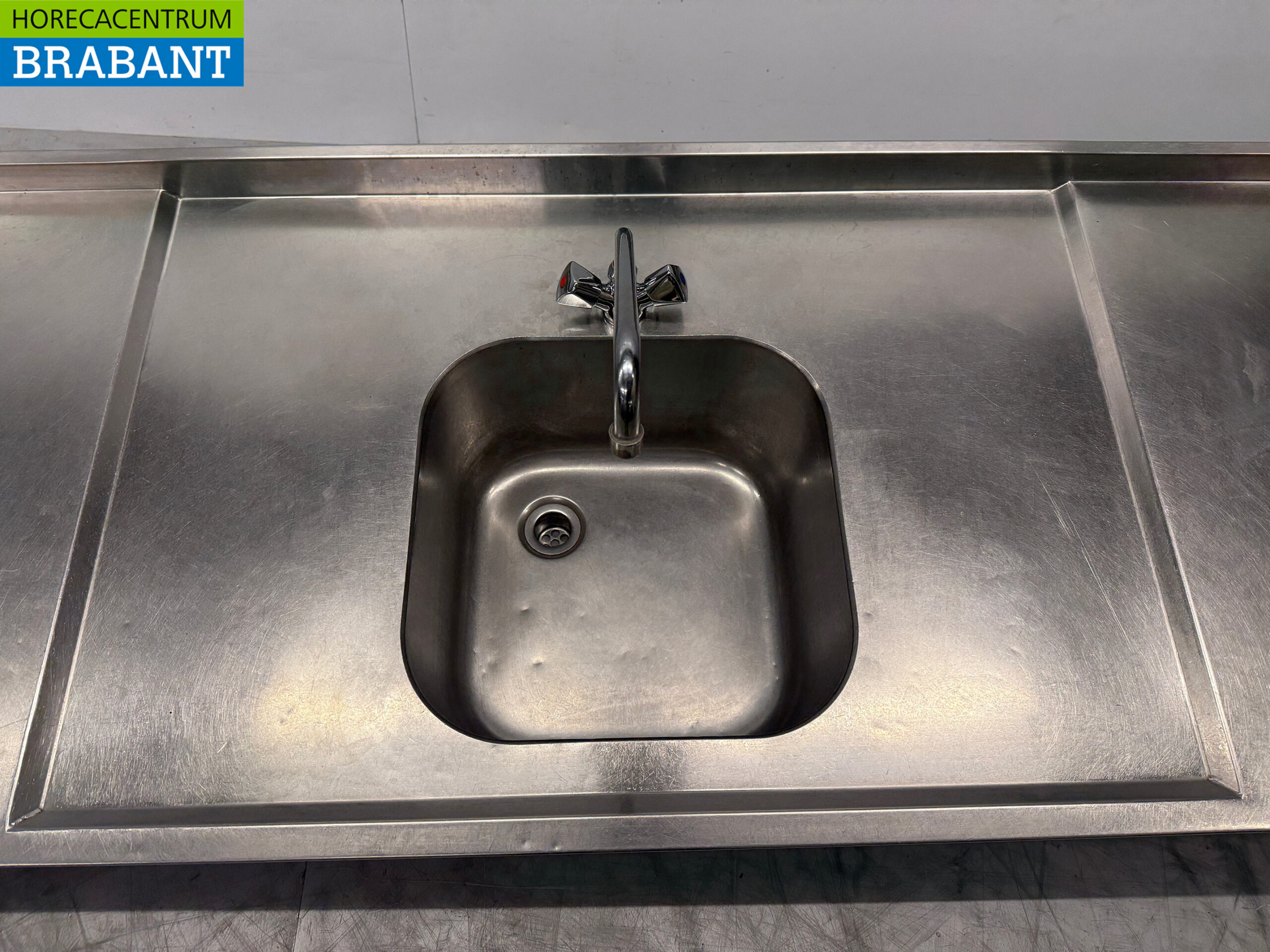 Edelstahlspüle Aufsatzspüle mit Wasserhahn 449 x 70 cm Catering – Bild 4