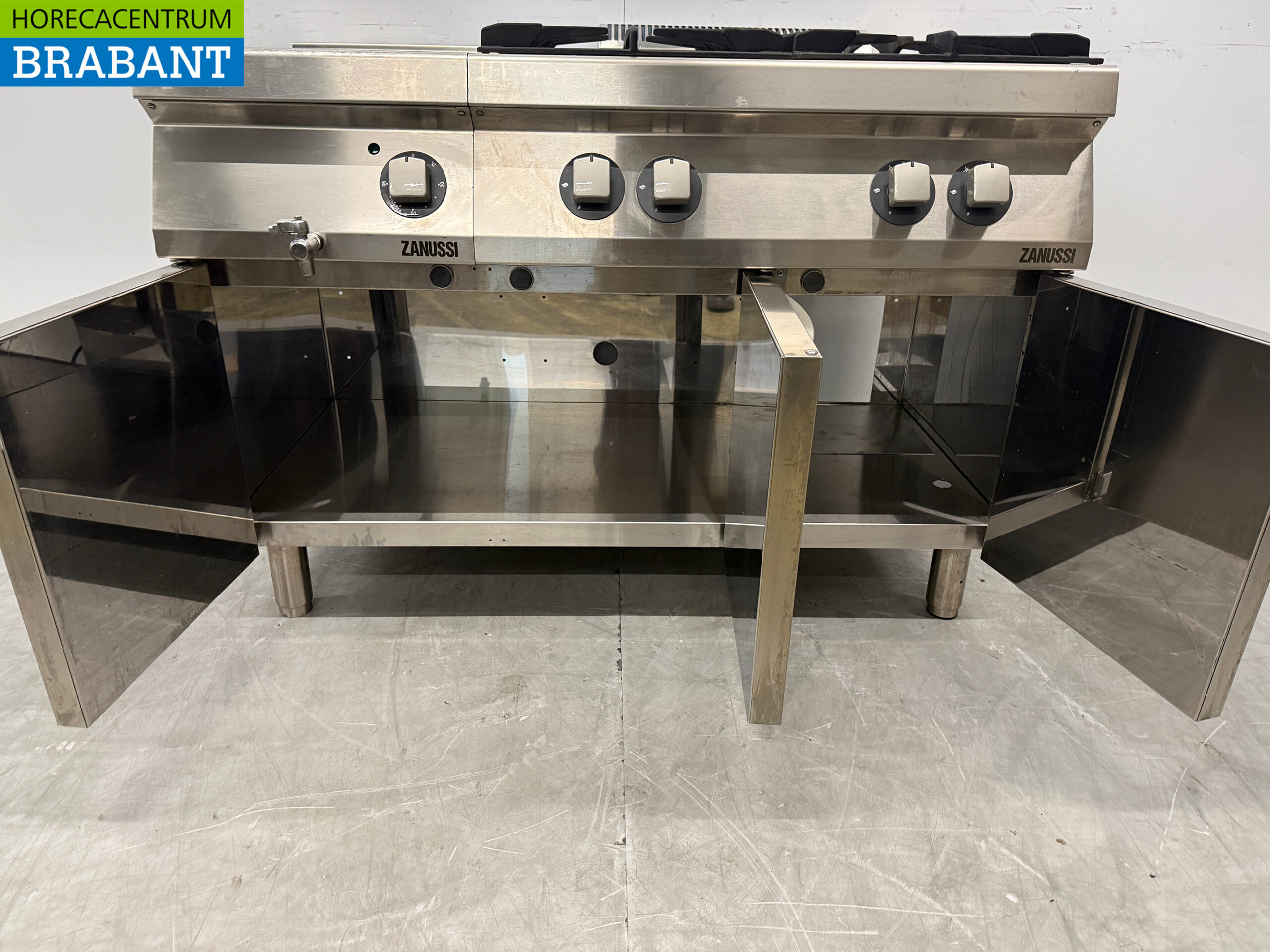 Zanussi 4-Flammen-Herd aus Edelstahl mit Bain Marie 1 x 1/1 GN GAS + 230V Horeca – Bild 5