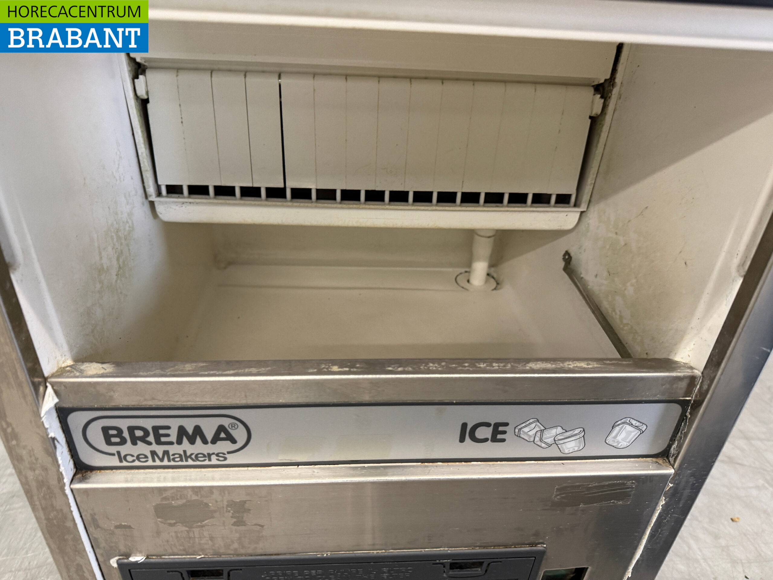 Brema Eiswürfelmaschine aus Edelstahl 26 kg pro Tag Bunkerkapazität 6 kg 230V Horeca – Bild 4