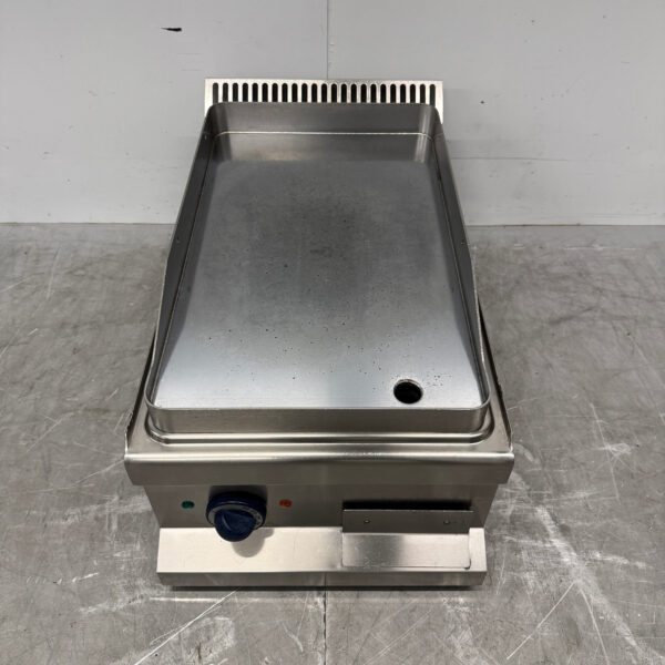 Edelstahl Roeder Glattes Backblech 40 cm 400V Horeca