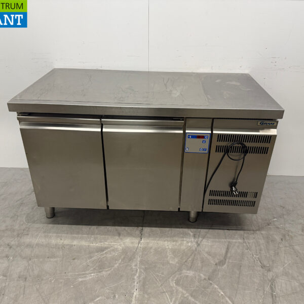Edelstahl Gram Gekühlte Arbeitsplatte 2 Türen 136,5 cm 230V Horeca