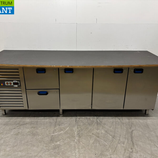Edelstahl Ifo Kampri Gekühlte Werkbank 3 Türen und 2 Schubladen 242 cm 230V Horeca