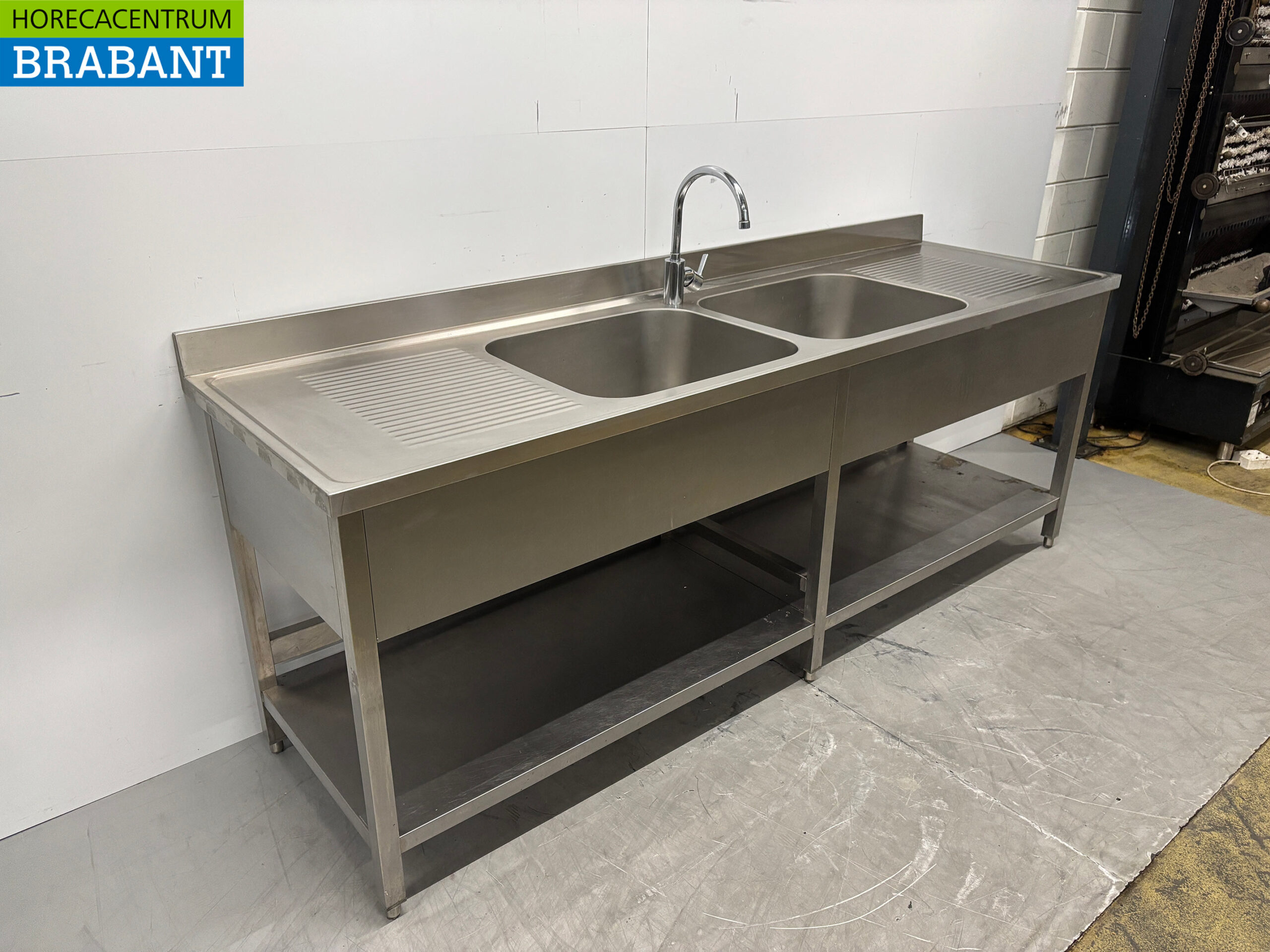Edelstahl Doppelspültisch mit Wasserhahn 240 x 70 x 87 cm Catering – Bild 3