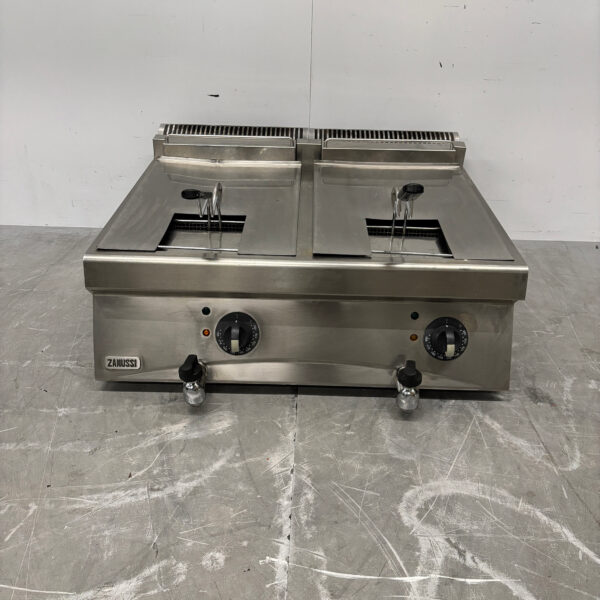 Zanussi Doppel-Fritteuse aus Edelstahl 2 x 12 Liter 2 x 400V Horeca