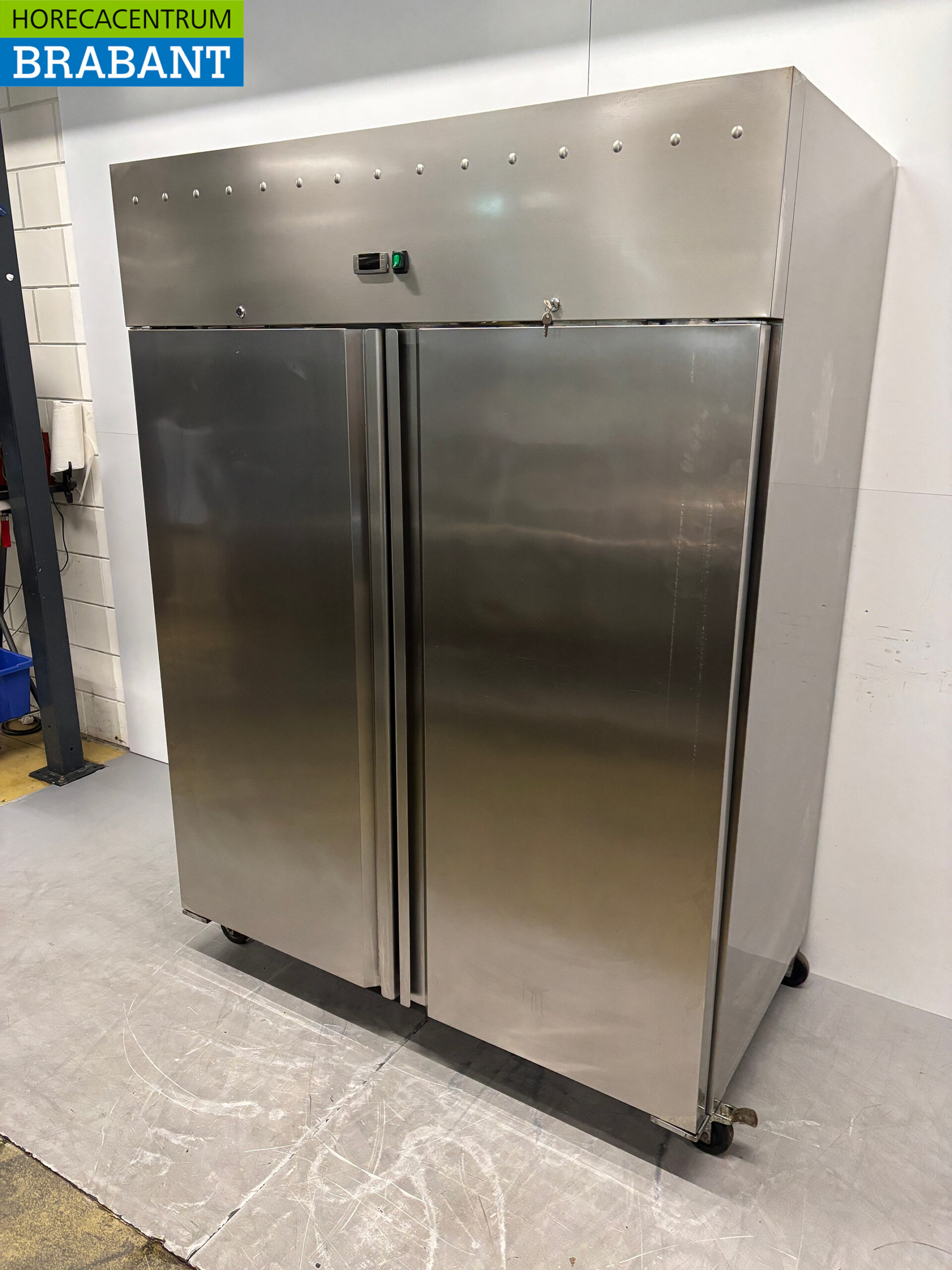 Doppeltüriger Kühlschrank aus Edelstahl 1400 Liter 230V Horeca – Bild 2